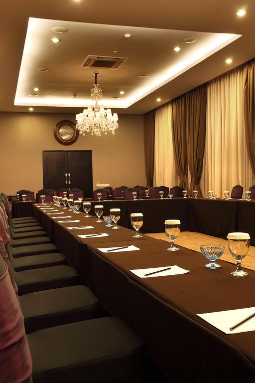 Amaroossa Grande Hotel Bekasi Ngoại thất bức ảnh