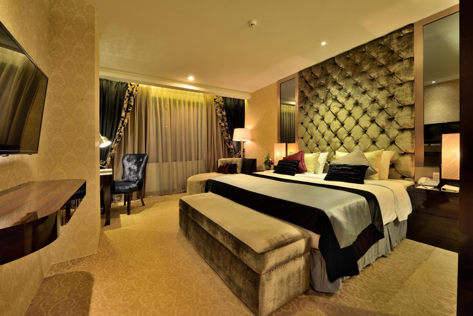 Amaroossa Grande Hotel Bekasi Ngoại thất bức ảnh