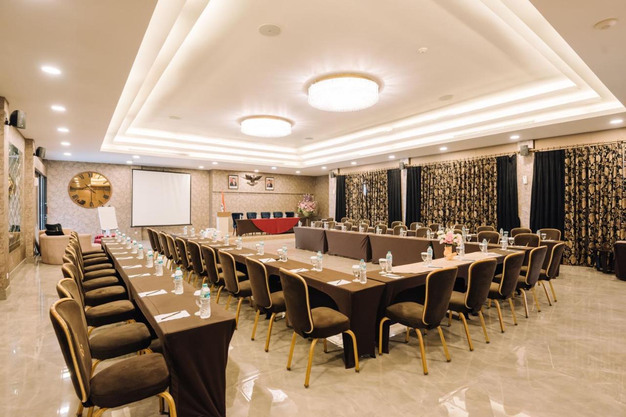 Amaroossa Grande Hotel Bekasi Ngoại thất bức ảnh