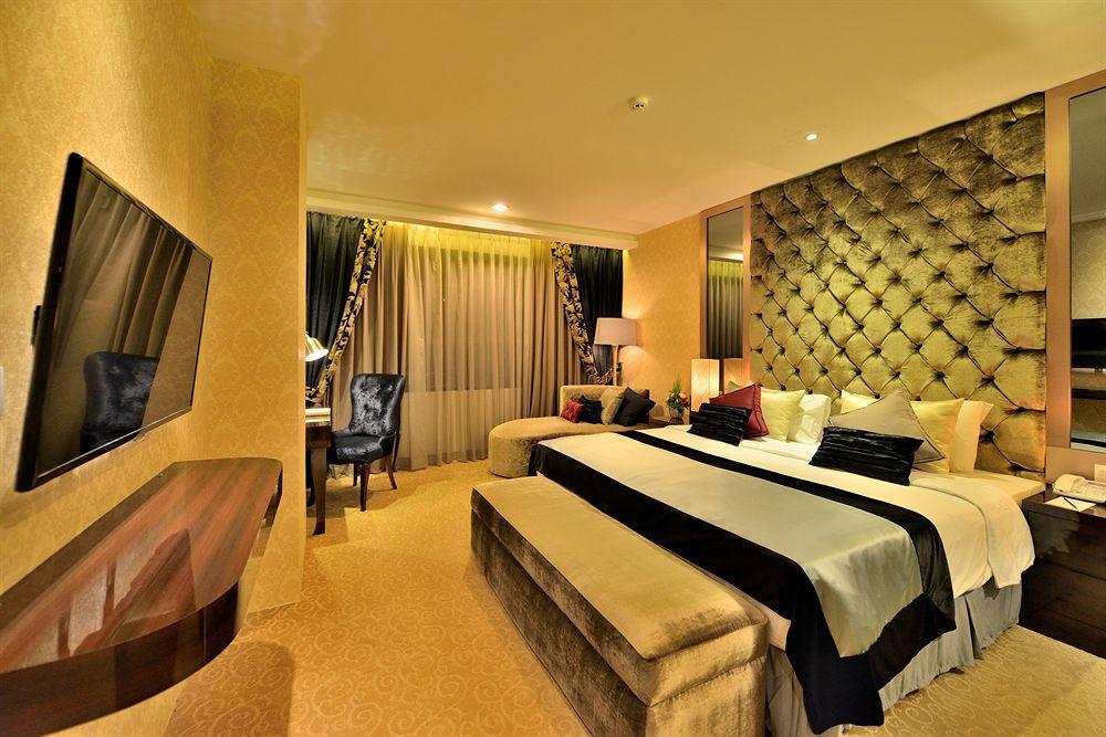 Amaroossa Grande Hotel Bekasi Ngoại thất bức ảnh