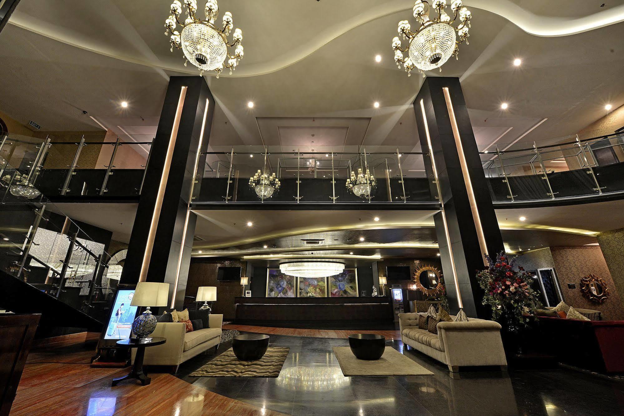 Amaroossa Grande Hotel Bekasi Ngoại thất bức ảnh