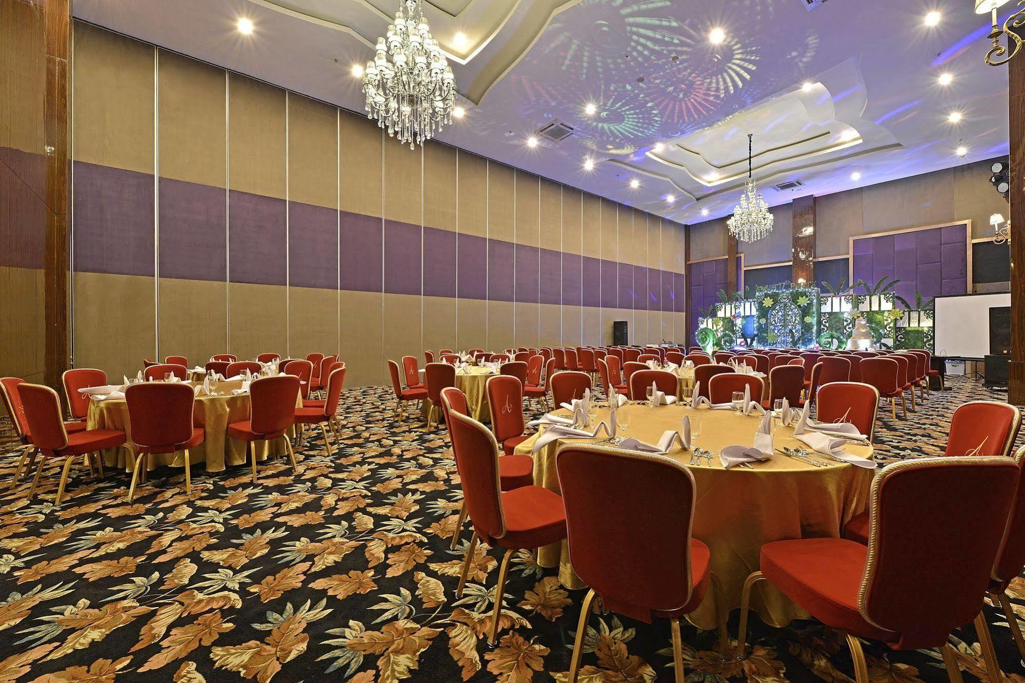 Amaroossa Grande Hotel Bekasi Ngoại thất bức ảnh