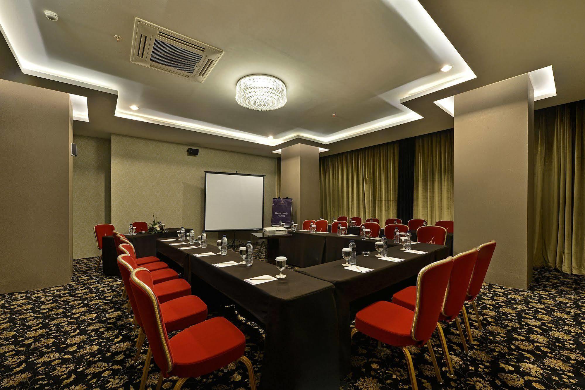 Amaroossa Grande Hotel Bekasi Ngoại thất bức ảnh