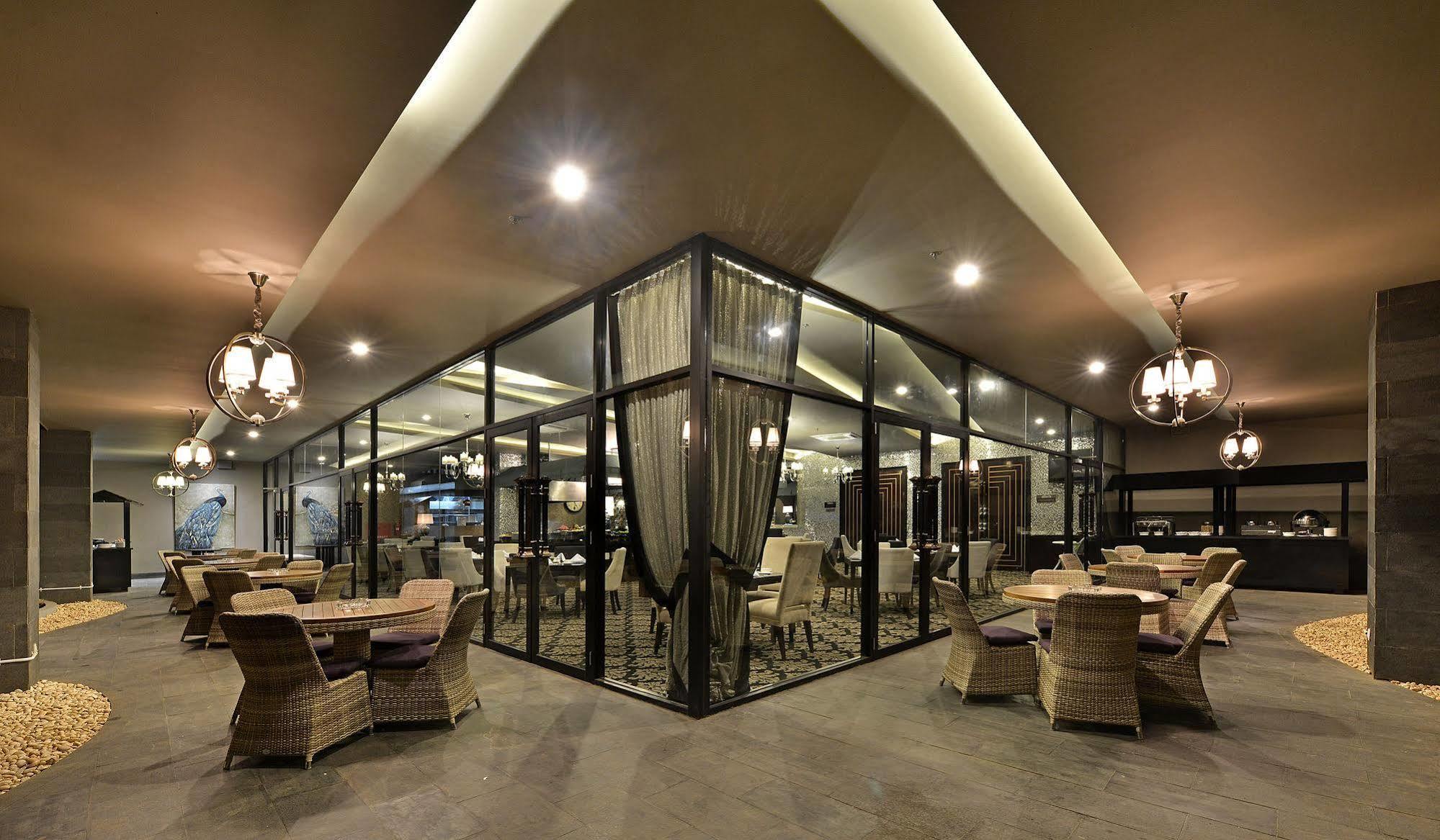 Amaroossa Grande Hotel Bekasi Ngoại thất bức ảnh